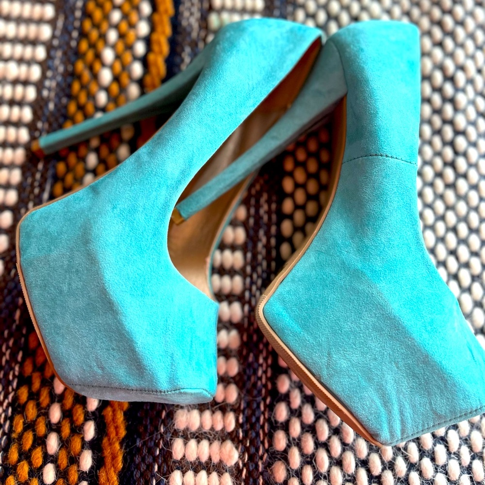 Brand New. Teal platform heels